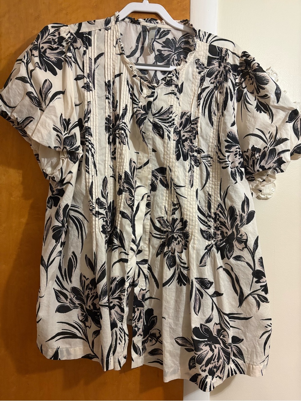 Torrid Black Floral Pintuck Blouse